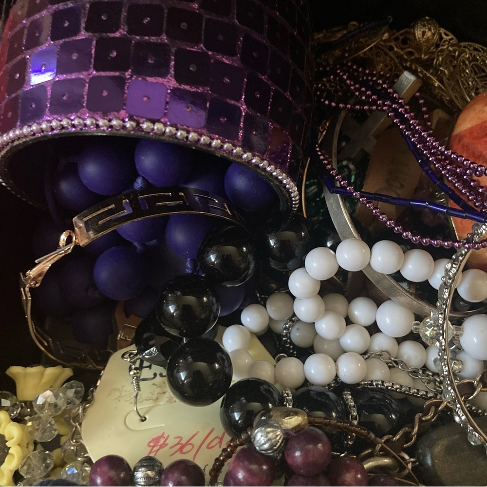 Mystery 3 lb + Fun crafters jewelry accessories parts Lot Vintage Modern - Picture 3 of 5